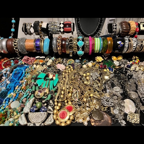 1 LB Vintage Retro Mod Jewelry Lot- Bulk Unsearched • Curated Jewelry lot - Picture 7 of 7